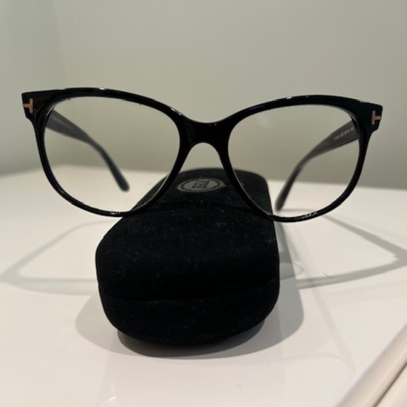 Tom Ford Cat Eye Glasses for Prescription Lenses - Previously Owned - Picture 1 of 8